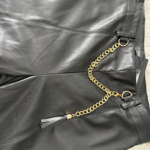 Gabby Isabella Black Faux Leather Pants With Chain Accent - Size S - Picture 6 of 10